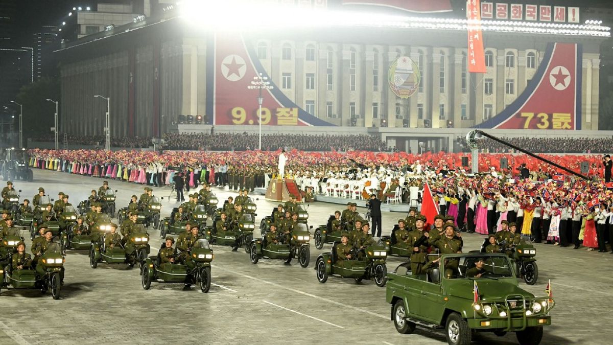 Kuzey Kore geçit töreni
