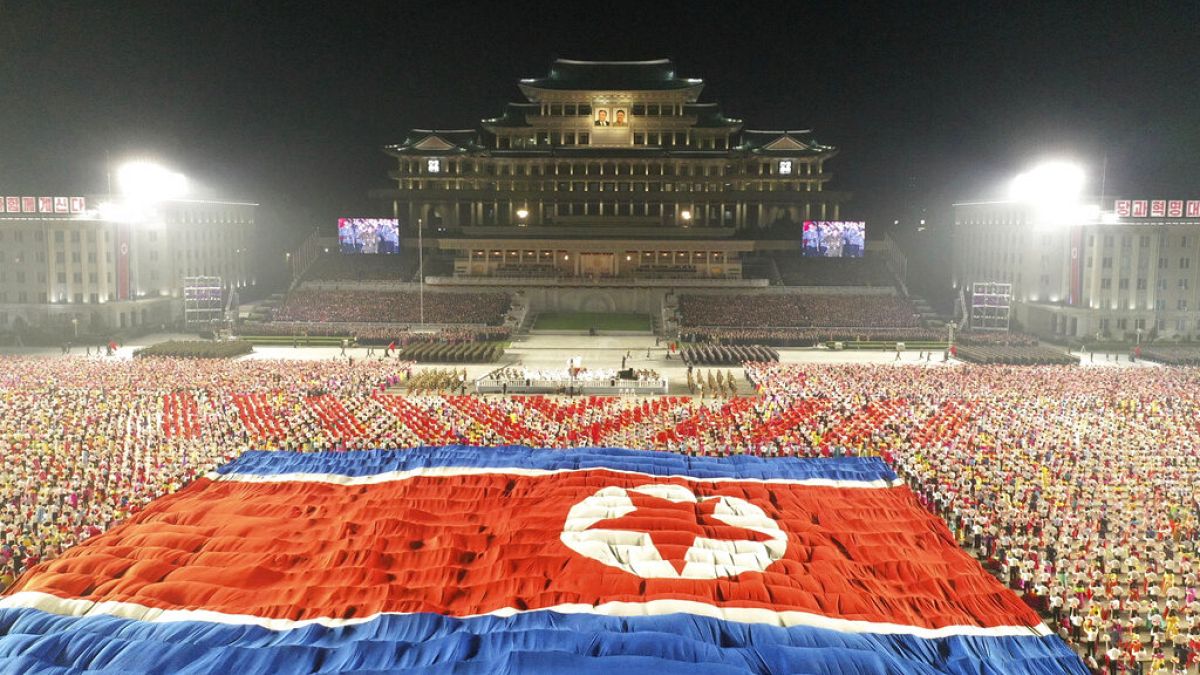 Corée du Nord : un défilé sans missile à Pyongyang