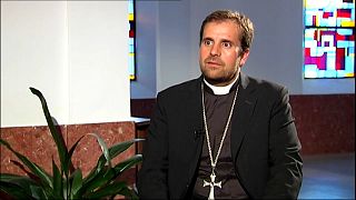 Un évêque espagnol démissionne pour vivre avec une écrivaine de livres érotiques et sataniques