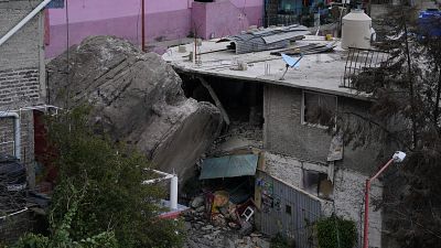 شاهد: مقتل شخص على الأقل في انهيار صخري في المكسيك