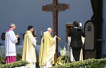 Ferenc pápa az 52. Nemzetközi Eucharisztikus Kongresszus (NEK) zárómiséjén a Hősök terén 2021. szeptember 12-én.