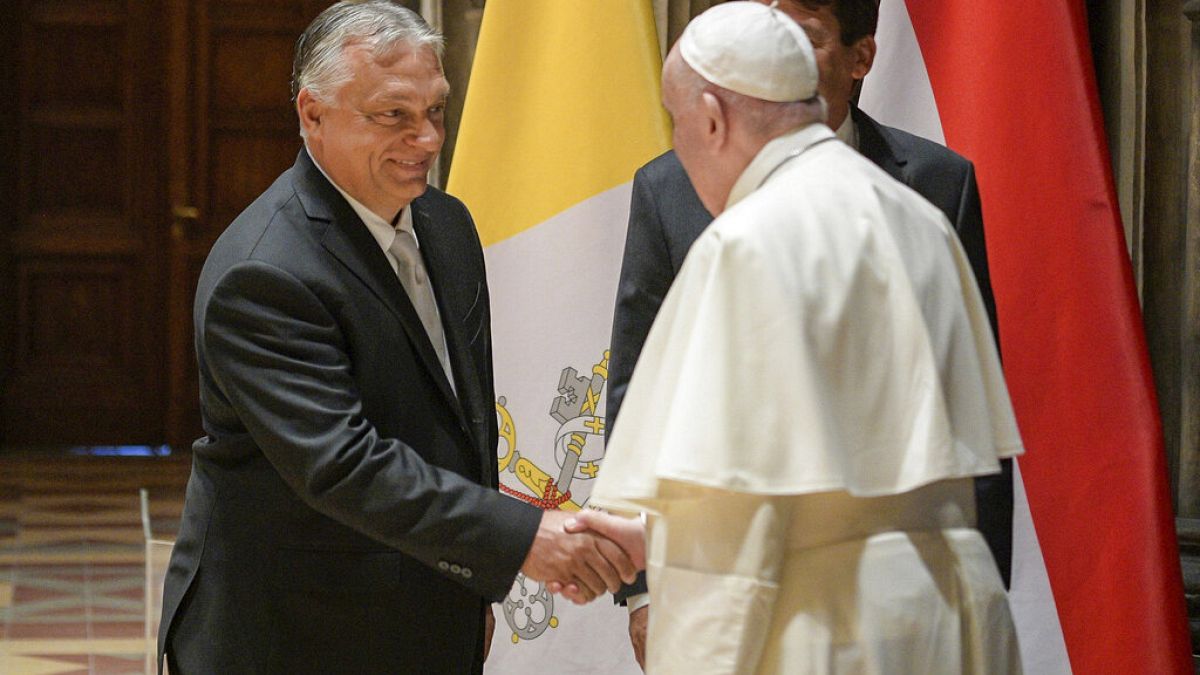 Viktor Orbán saluda al papa Francisco