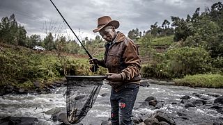 Kenya : la pêche à la mouche, un vestige de l'ère coloniale