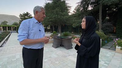 El director de ACNUR pide a los talibanes que dejen trabajar a las mujeres en tareas humanitarias