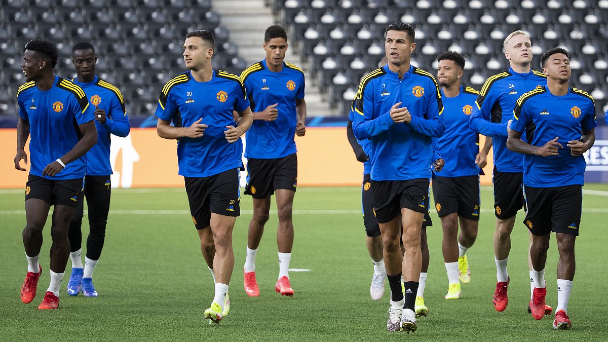 Manchester United's Cristiano Ronaldo, second right, attends a training session at the Wankdorf stadium in Bern, Switzerland