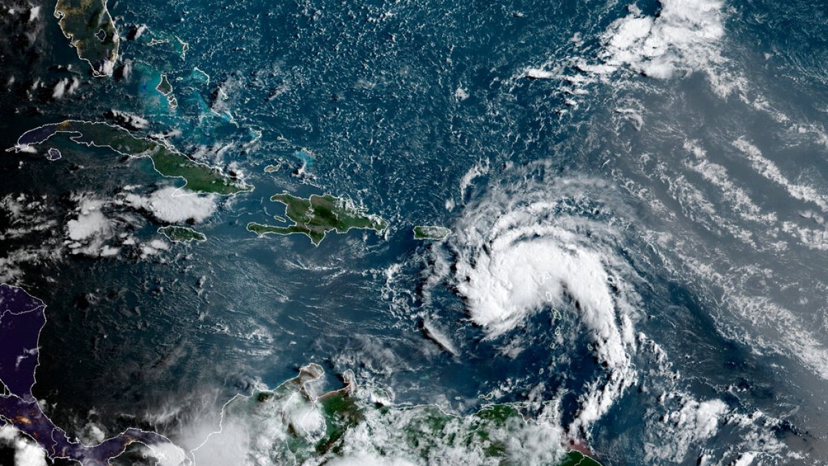 США: ураган "Николас" направляется к Хьюстону