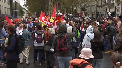 Egészségügyi dolgozók tüntettek Párizsban