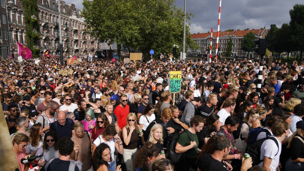 Hollanda'da 11 Eylül'de yapılan kısıtlama karşıtı protesto 