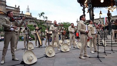 تصاویری از هنرنمایی نوازندگان مکزیکی در مراسم روز چارو