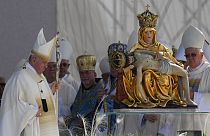 Zehntausende sehen Papst Franziskus