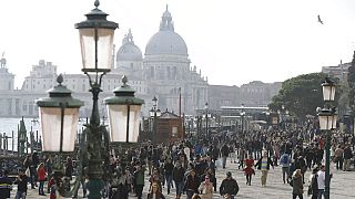 Touristen auf Tour in Venedig, Italien, 12.11.2016