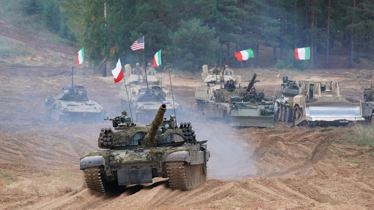 Tanques de Polónia, Itália, Canadá e Estados Unidos em exercícios na Letónia