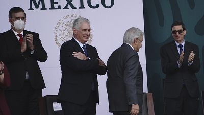 Díaz Canel acompaña a López Obrador durante la celebración de la independencia de México