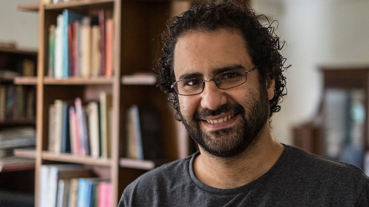 الناشط والمدون المصري علاء عبد الفتاح خلال مقابلة في منزله بالقاهرة، في مصر، في 17 مايو 2019.