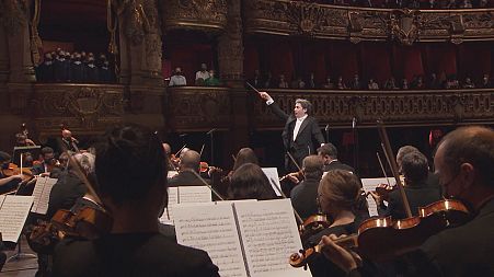 A new chapter: Gustavo Dudamel's story at the Paris Opera begins.