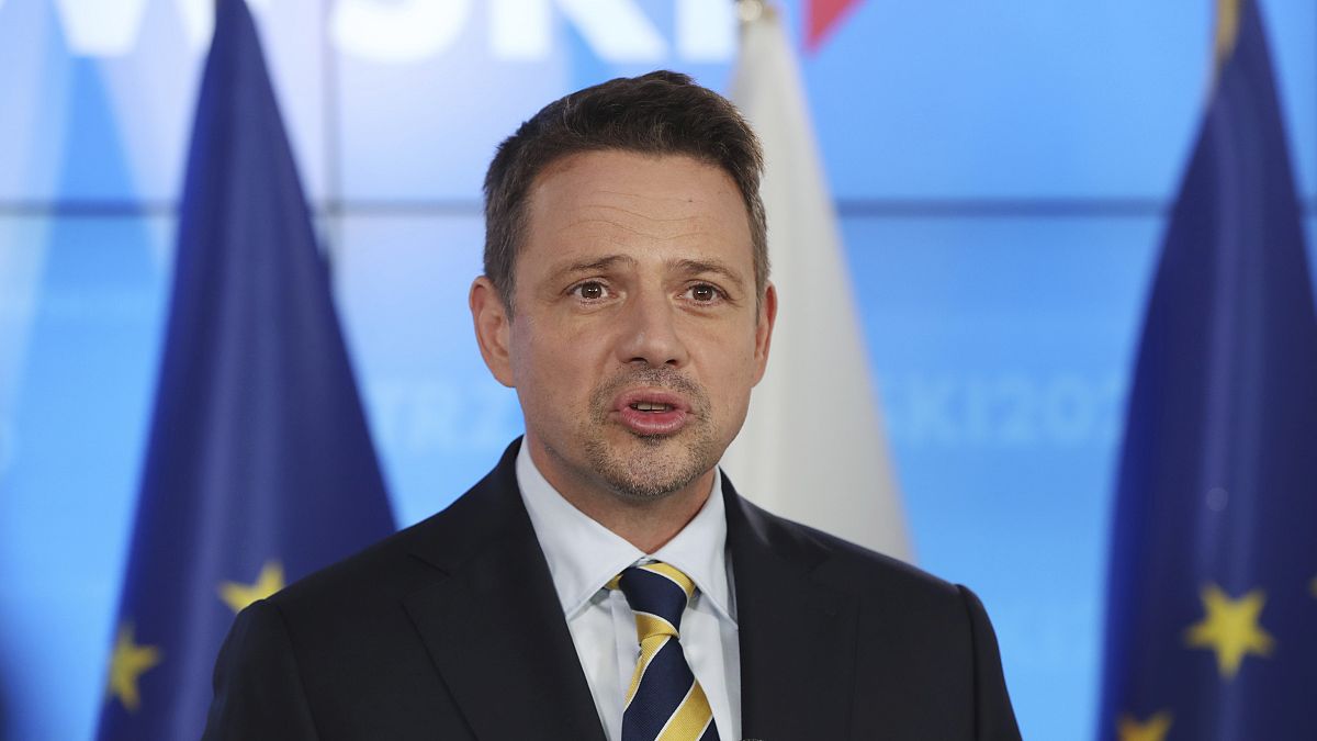 Rafal Trzaskowski elismeri vereségét a lengyel elnökválasztáson 2020. július 13-án