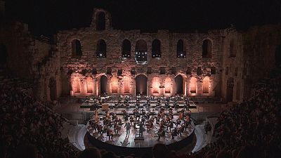 Alman tenor Jonas Kaufmann, Atina'daki antik amfitiyatroda dinleyenleri büyüledi