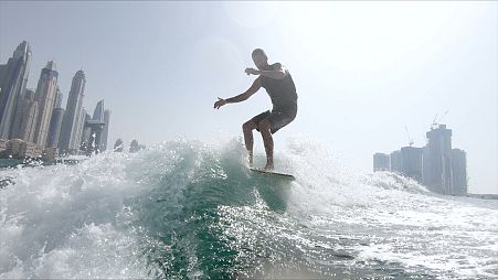 Wakesurfing in Dubai