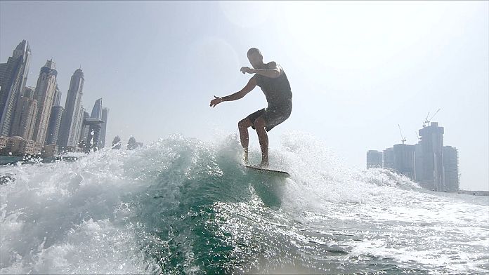 Dubai é paraíso para o wakesurf