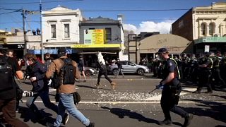 Pepper spray used on anti-lockdown protesters in Melbourne
