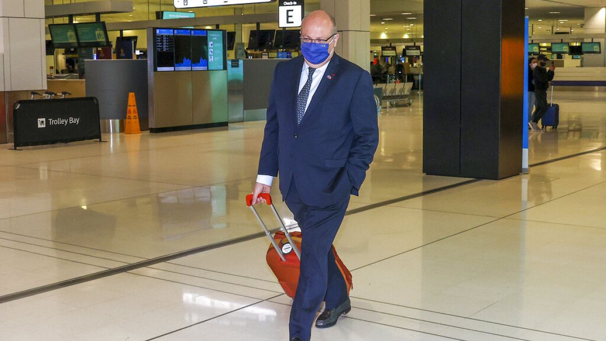 Fransa'nın Avustralya büyükelçisi Jean-Pierre Thebault, bu ülkeden ayrıldı