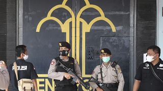 عناصر من الشرطة الإندونيسية