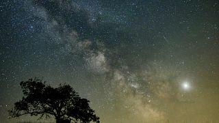 Stargazers flock to 'astrotourism' event in Évora, Portugal