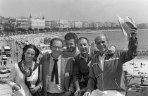 Mario Camus y el elenco de "Los Santos inocentes" en el Festival de Cannes en 1984