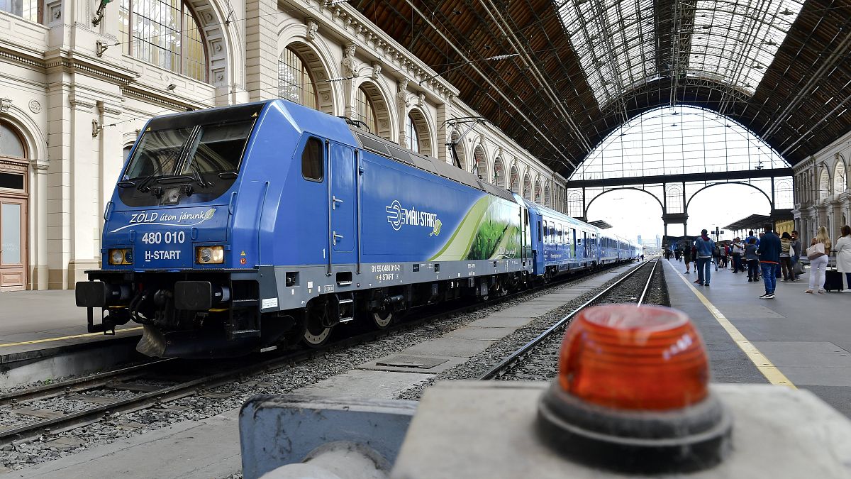 A Connecting Europe Express a Keleti pályaudvaron 