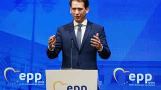 Sebastian Kurz osztrák kancellár beszédet mond az Európai Néppárt képviselőcsoportjának ülésén Berlinben 2021. szeptember 9-én.