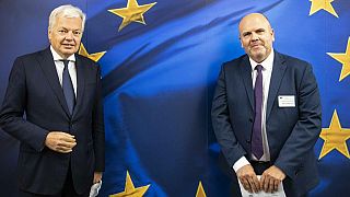 EU-Justizkommissar Didier Reynders und Richter Fernando de la Fuente