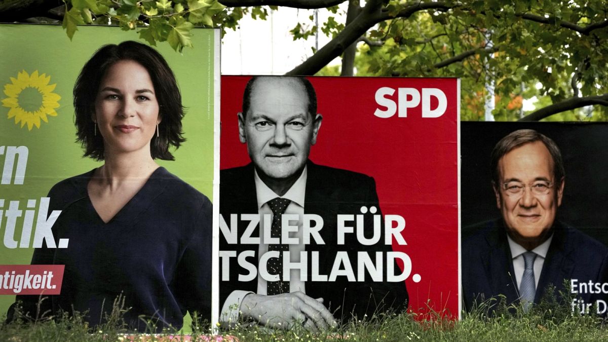 Zöld, szocdem és konzervatív választási plakátok Berlinben