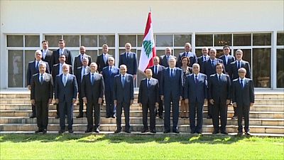 Alig iktatták be az új libanoni kormányt, az EU máris szankciókkal fenyegeti 