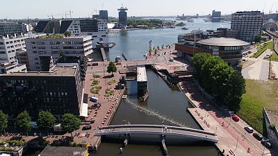 The Bubble Barrier in Amsterdam is a global first. The Bubble Barrier in Amsterdam is a global first.