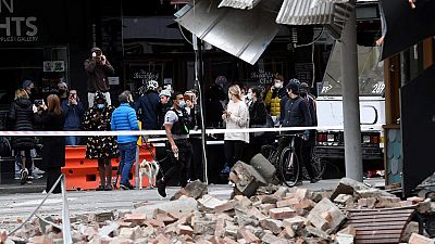 Des dégâts visibles dans la rue commerçante Chapel Street à Melbourne (Australie) ce mercredi 22 septembre