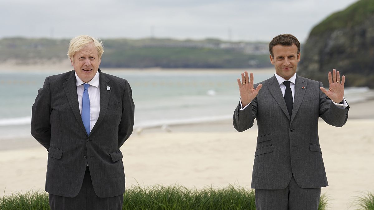 الرئيس الفرنسي إيمانويل ماكرون و رئيس الوزراء البريطاني بوريس جونسون