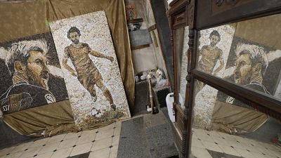 شاهکارهای میناتوری؛ هنرمند مصری از نوک مداد فرعون می‌تراشد