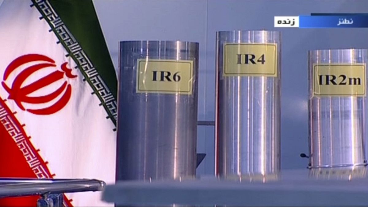 Στιγμιότυπο από τηλεοπτική μετάδοση της ιρανικής τηλεόρασης το 2018 όπου βλέπουμε συσκευές φυγοκέντρησης σε εργοστάσιο εμπλουτισμού ουρανίου