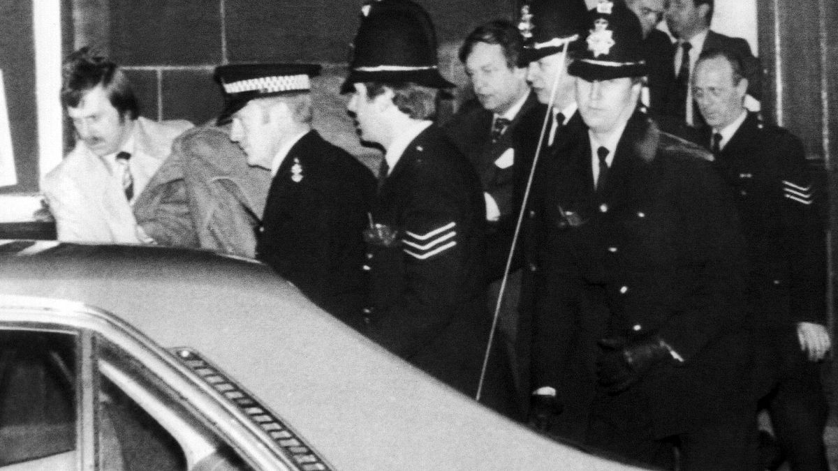ألقت الشرطة القبض على بيتر ساتكليف في 02 يناير 1981 