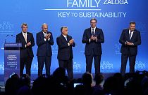 Çekya, Slovenya, Macaristan başbakanları, Sırbistan Cumhurbaşkanı ve Bosna Hersek Devlet Başkanlığı Konseyi Başkanı Milorad Dodik (soldan sağa)