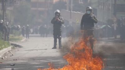 Violentos choques entre policía y cocaleros antigubernamentales en Bolivia