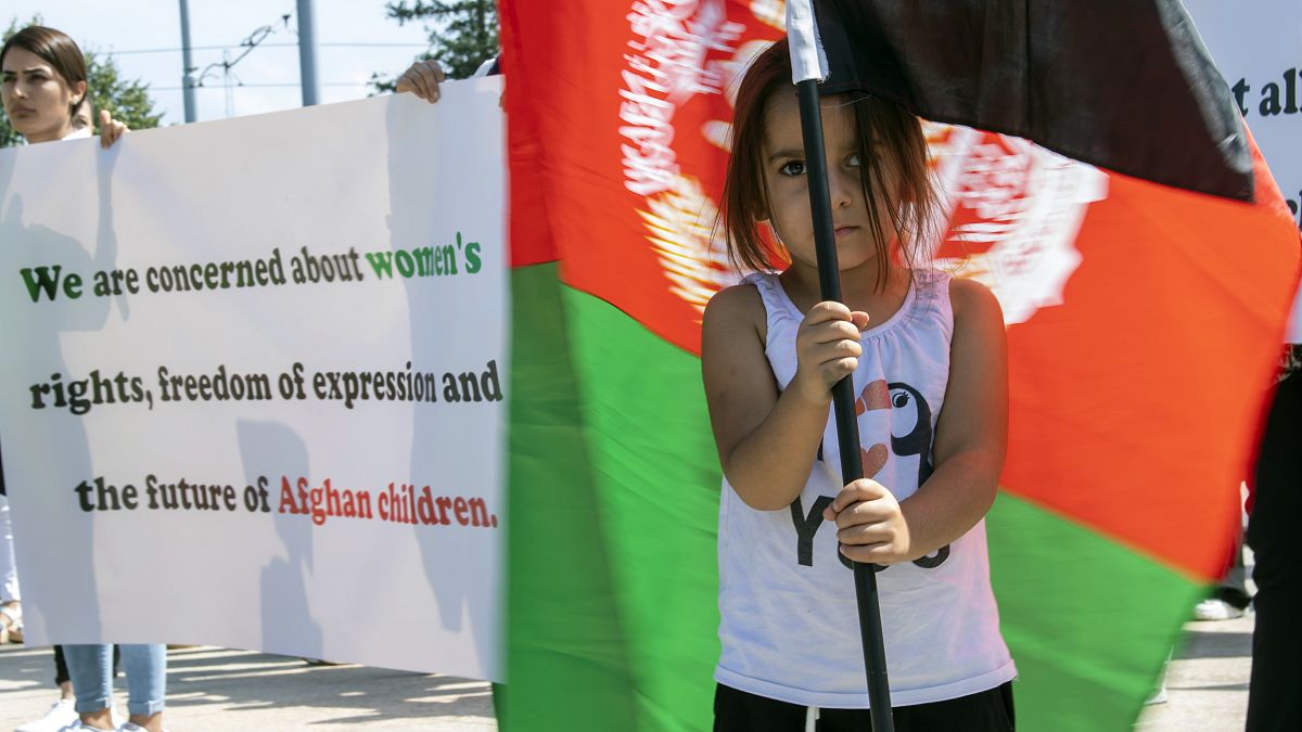 تظاهرات شهروندان افغانستان در برابر دفتر ملل متحد در سوئیس/۱۷ اوت