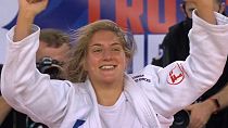 La Slovène Andreja Leski remporte l'or dans les catégorie des moins de 63 kg, Zagreb, Croatie, le 25 septembre 2021