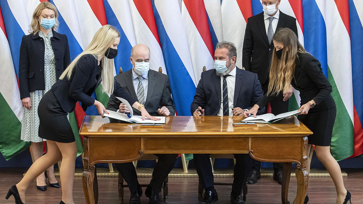 Ungarn schließt langjährigen Vertrag über Gaslieferungen mit Gazprom