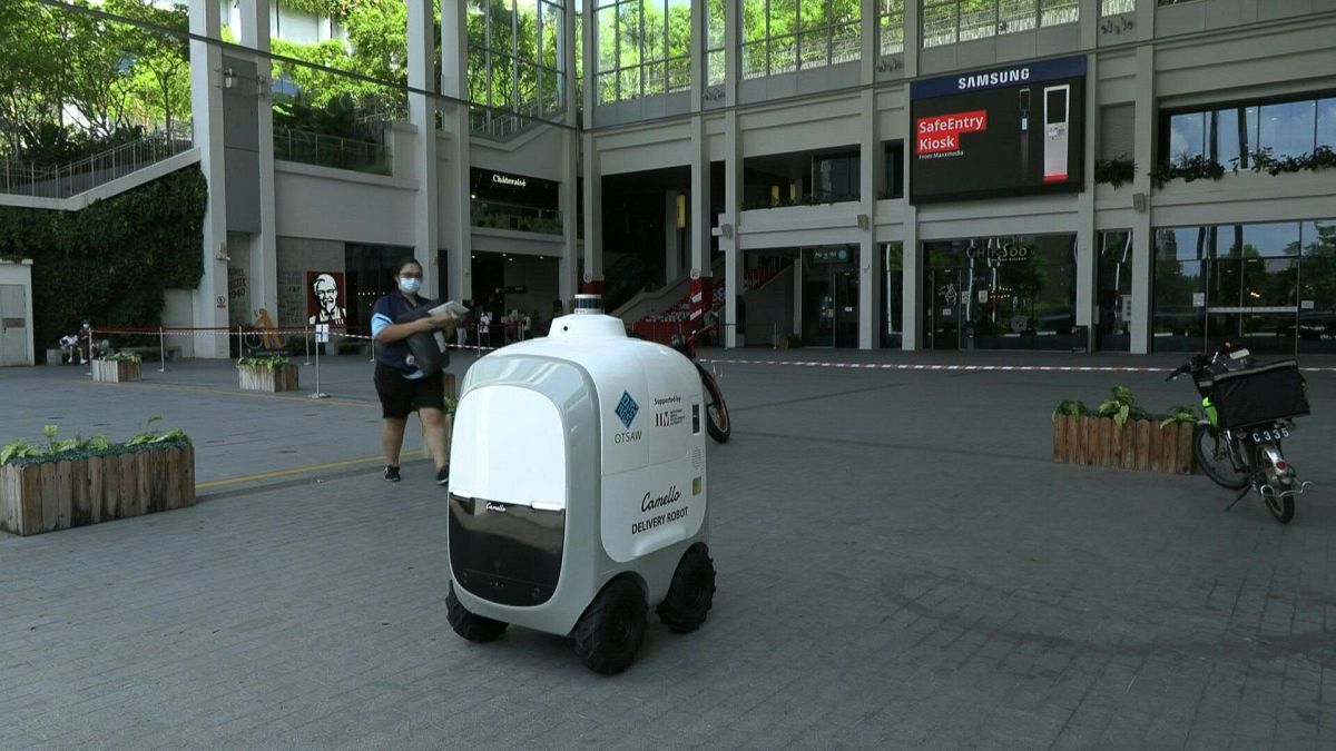 روبوت في الفلبين متخصص بإيصال الطلبات المنزلية
