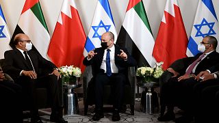 رئيس الوزراء الإسرائيلي يلتقي مع وزير الخارجية البحريني ووزير الدولة الإماراتي في نيويورك. 27/09/2021