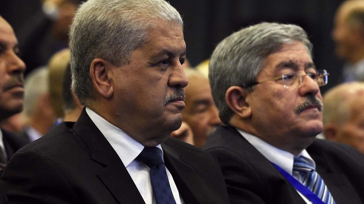 عبد المالك سلال وأحمد أويحيى، يحضران اجتماعا استثنائيا للتجمع الوطني الديمقراطي في العاصمة الجزائر، 5 مايو 2016 