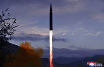 Foto der neuen Rakete - das die Regierung von Nordkorea veröffentlicht hat