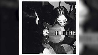 Одна из фотографий Джона Леннона с Йоко Оно, сделанная датскими школьниками во время интервью 5 января 1970 года.