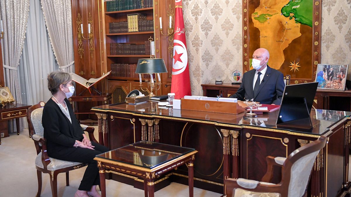 الرئيس التونسي قيس سعيّد الأربعاء رفقة نجلاء بودن المكلفة بتشكيل الحكومة.